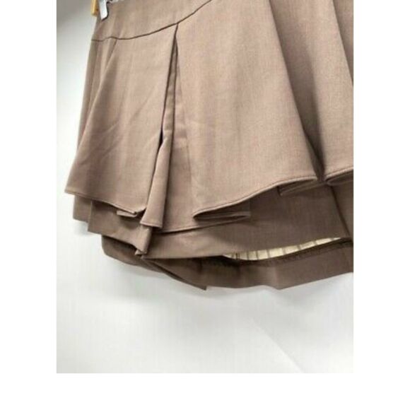 Line and Dot Womens Pleated High Rise Shorts - Picture 3 of 12